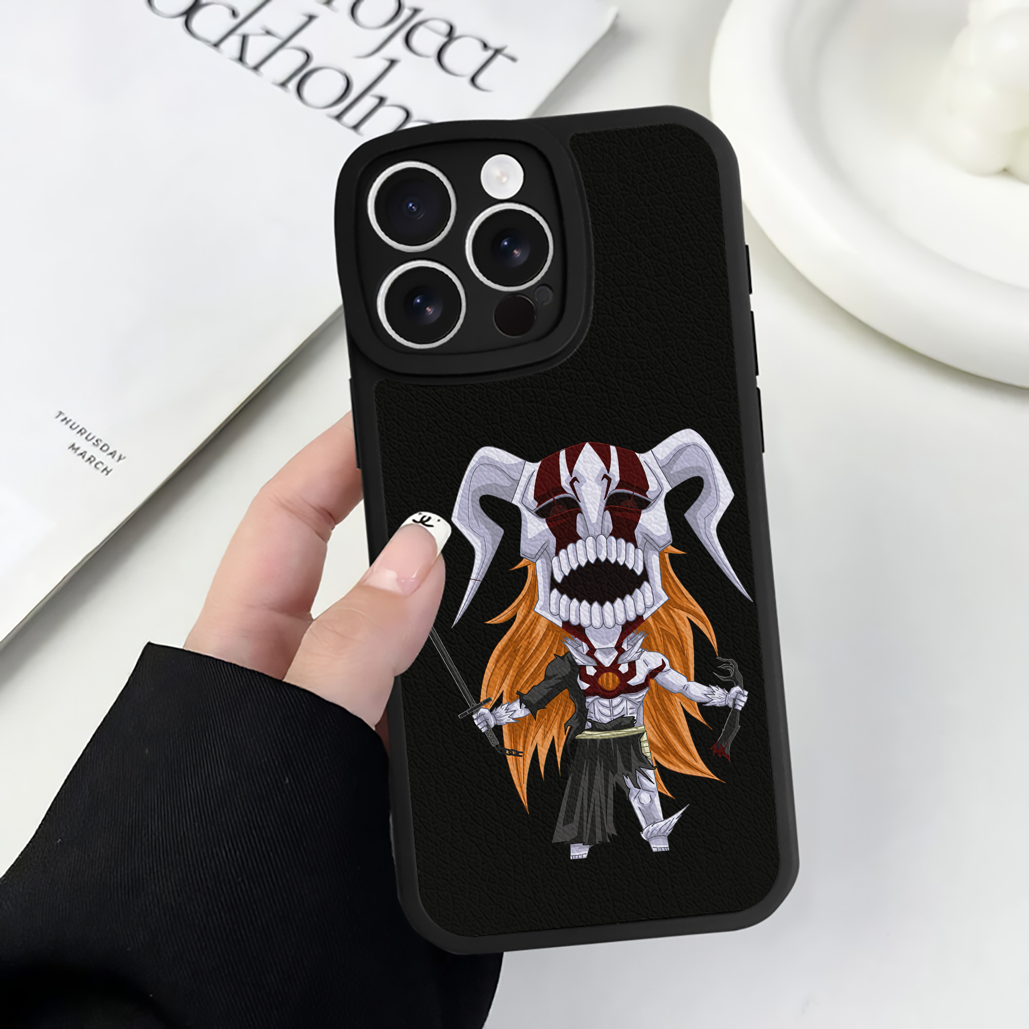 （画像用） ブリーチ 黒崎一護（くろさき いちご）BLEACH Kurosaki Ichigo 【iPhone 16シリーズ対応】シリコンスマホケース（レザー調） 材質：シリコン